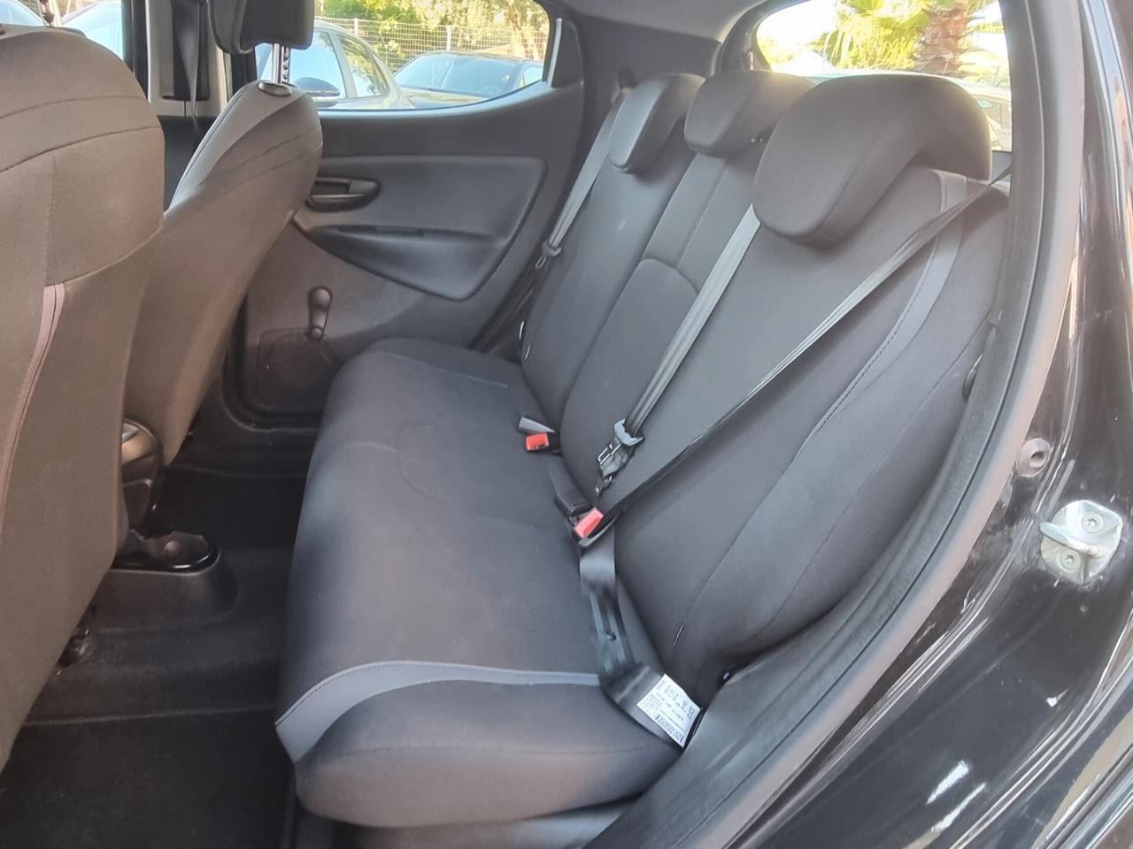 Lancia Ypsilon 1.2 69 CV 5 porte