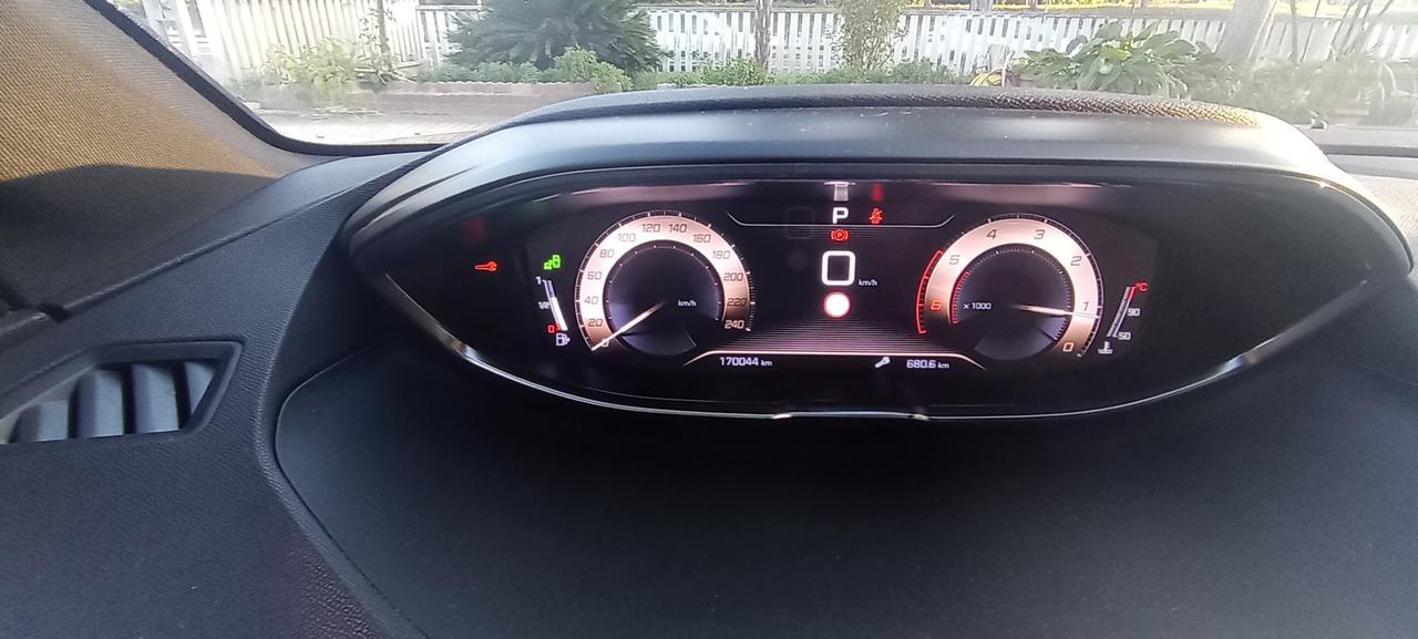 PEUGEOT 5008 BlueHDi 130 S&S EAT8 GT Line