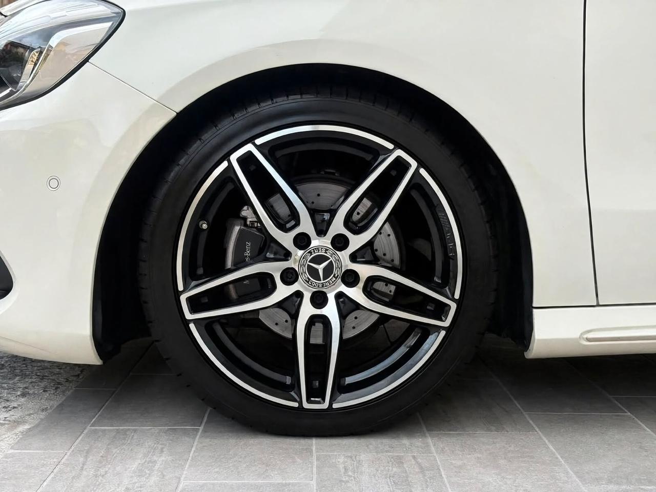 Mercedes-benz A 200 d Automatic Premium AMG TETTO PANORAMICO APRIBILE.