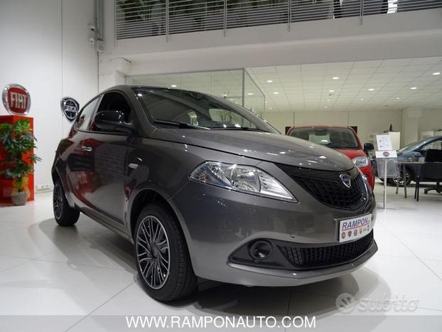 Lancia Ypsilon 1.0 FireFly 5 porte S&S Hybrid Oro