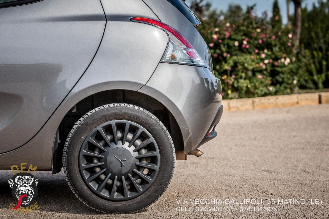 Lancia Ypsilon 1.2 69 CV 5 porte GPL Ecochic Elefantino Blu