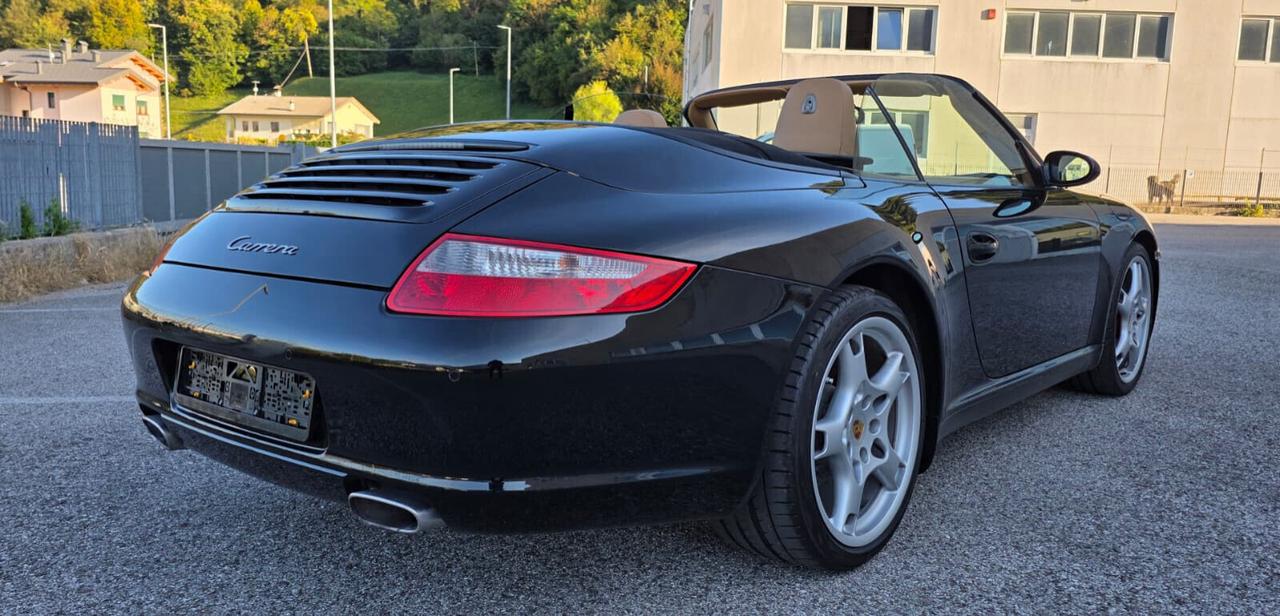 Porsche 911 Carrera Cabriolet