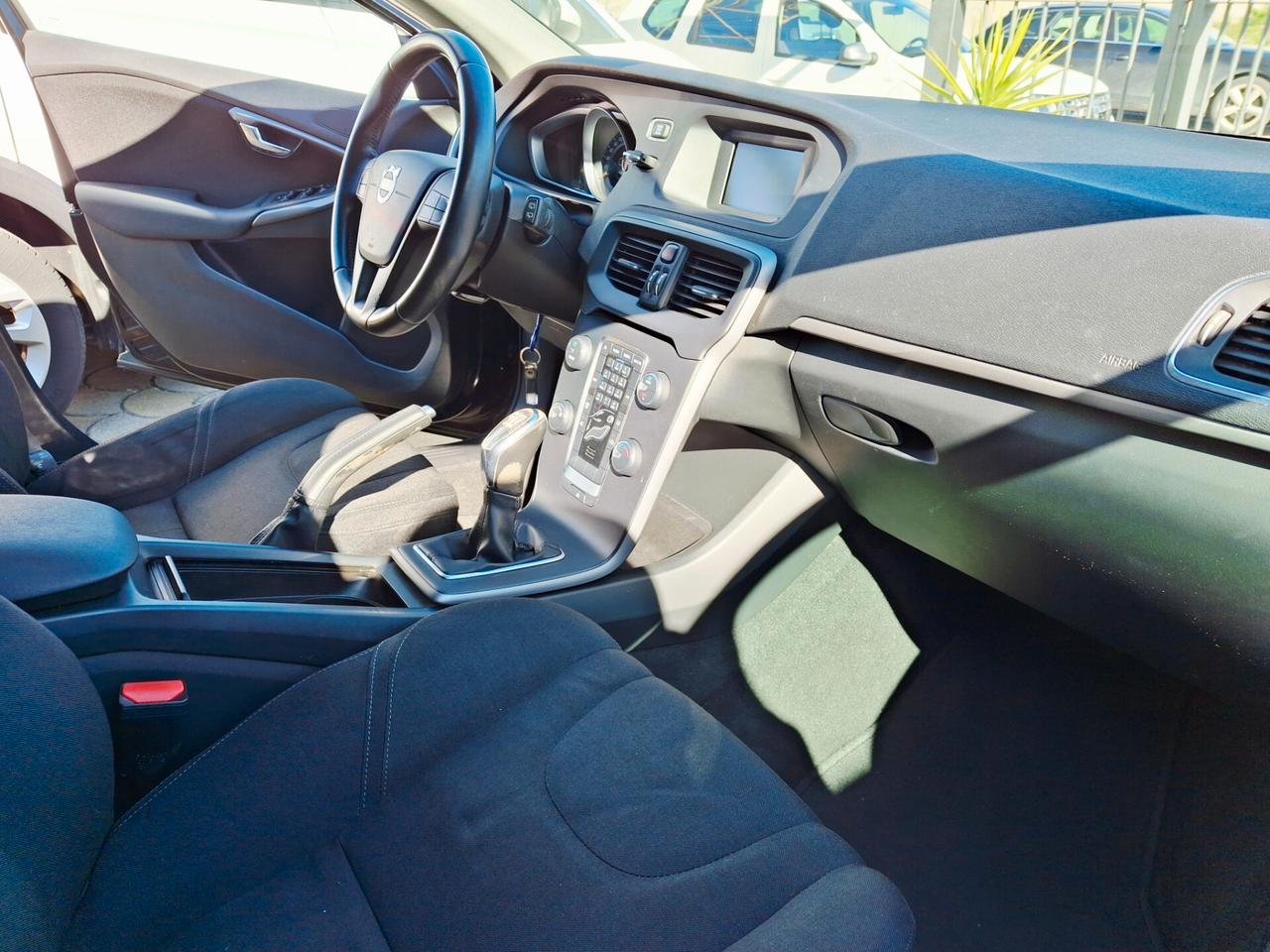 Volvo V40 D2 1.6 Summum" Perfetta!