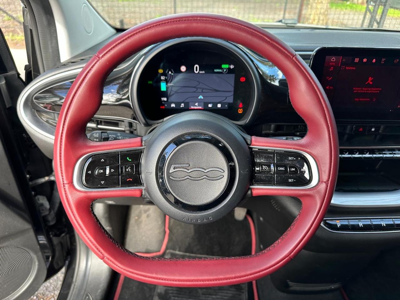 Fiat 500 La Prima Cabrio 42 kWh nera opaca full led prezzo promo