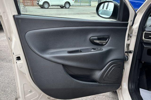 LANCIA Ypsilon 1.2 69 CV 5 porte GPL Ecochic Gold