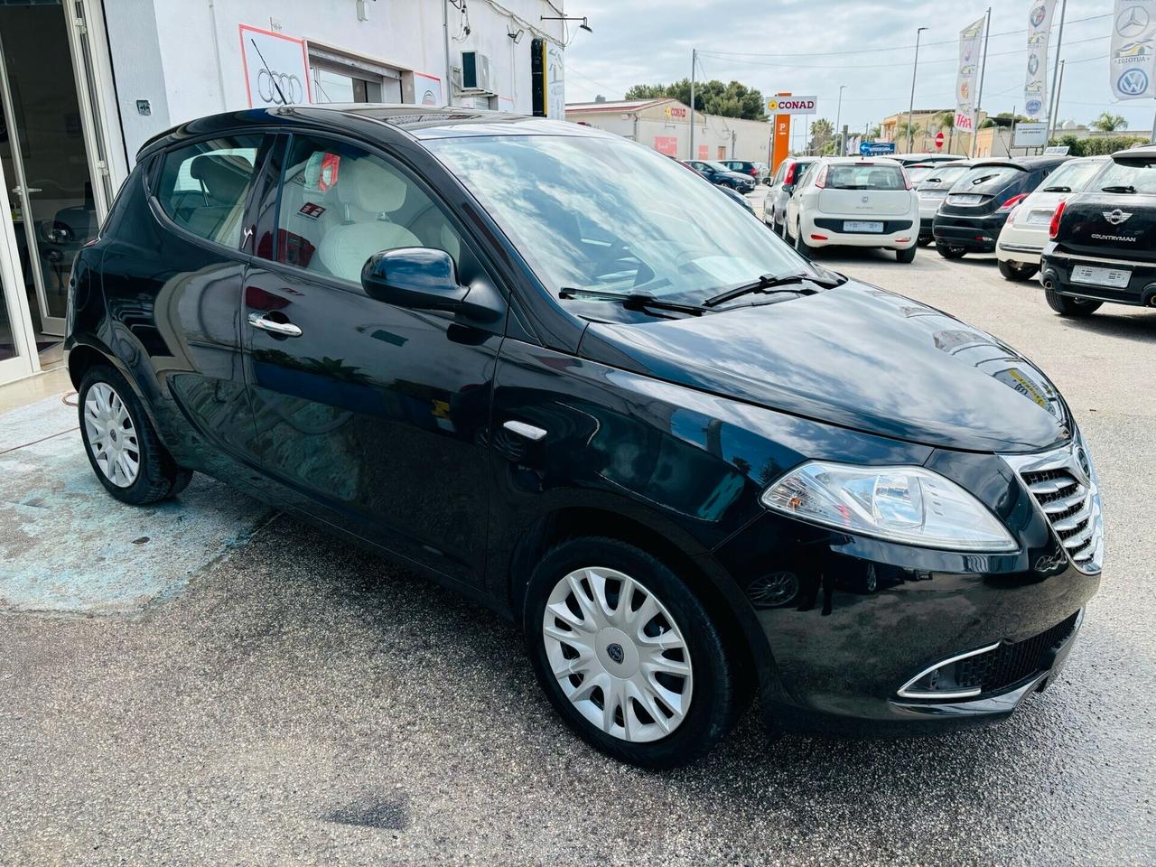 Lancia Ypsilon 1.2 69 CV 5 porte S&S Gold
