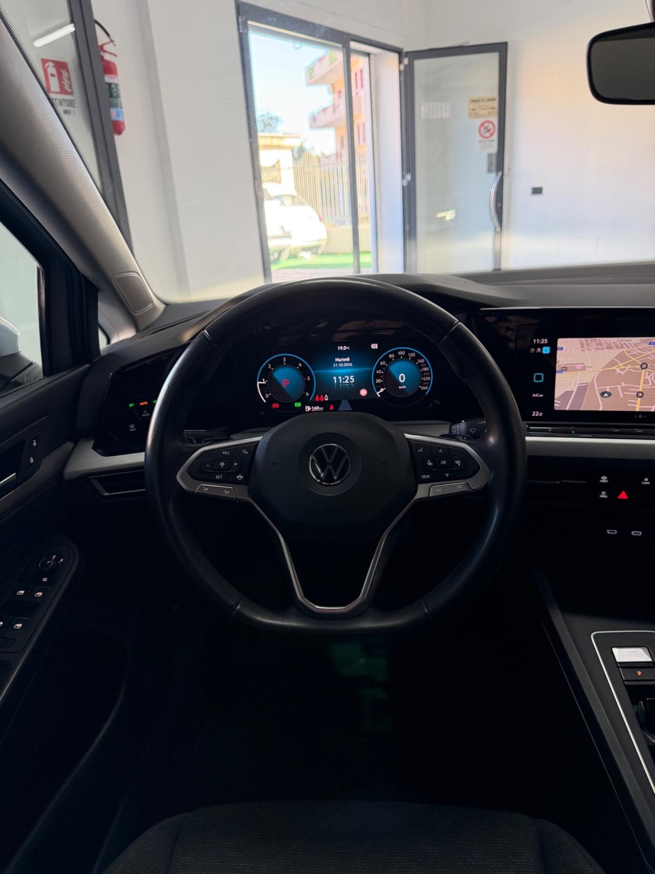 Volkswagen Golf 8 2.0 150 CV