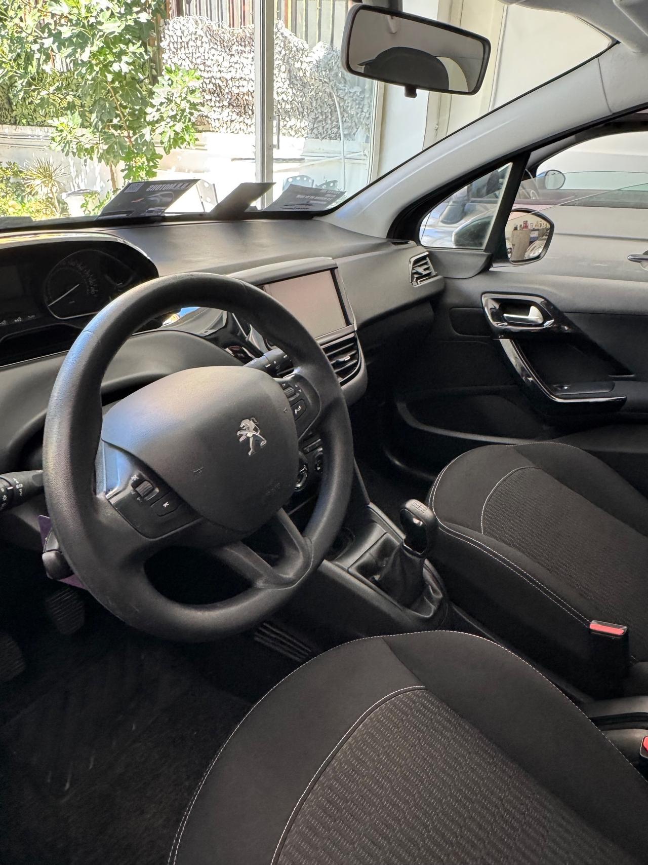 Peugeot 208 PureTech 82 5 porte Allure