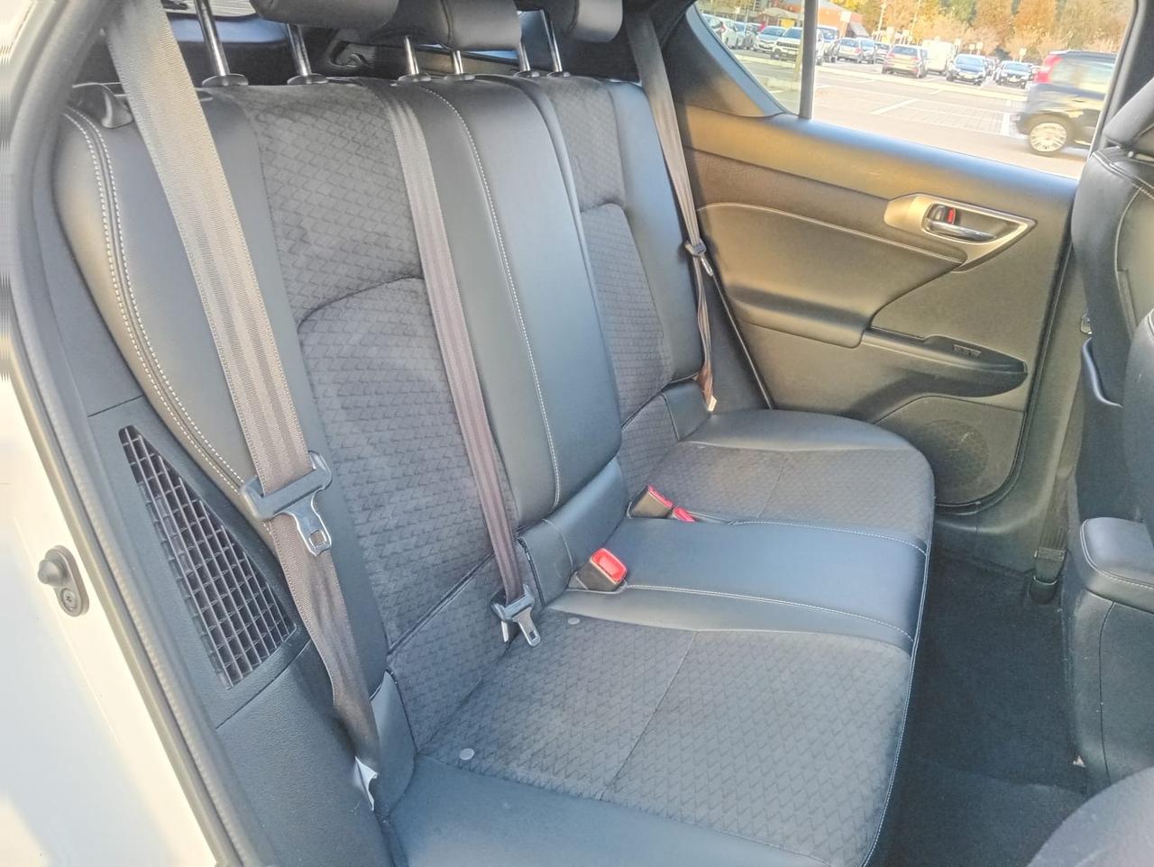 Lexus CT 200h Hybrid F Sport*Automatik*Navi*Pelle*Xenon*Camera