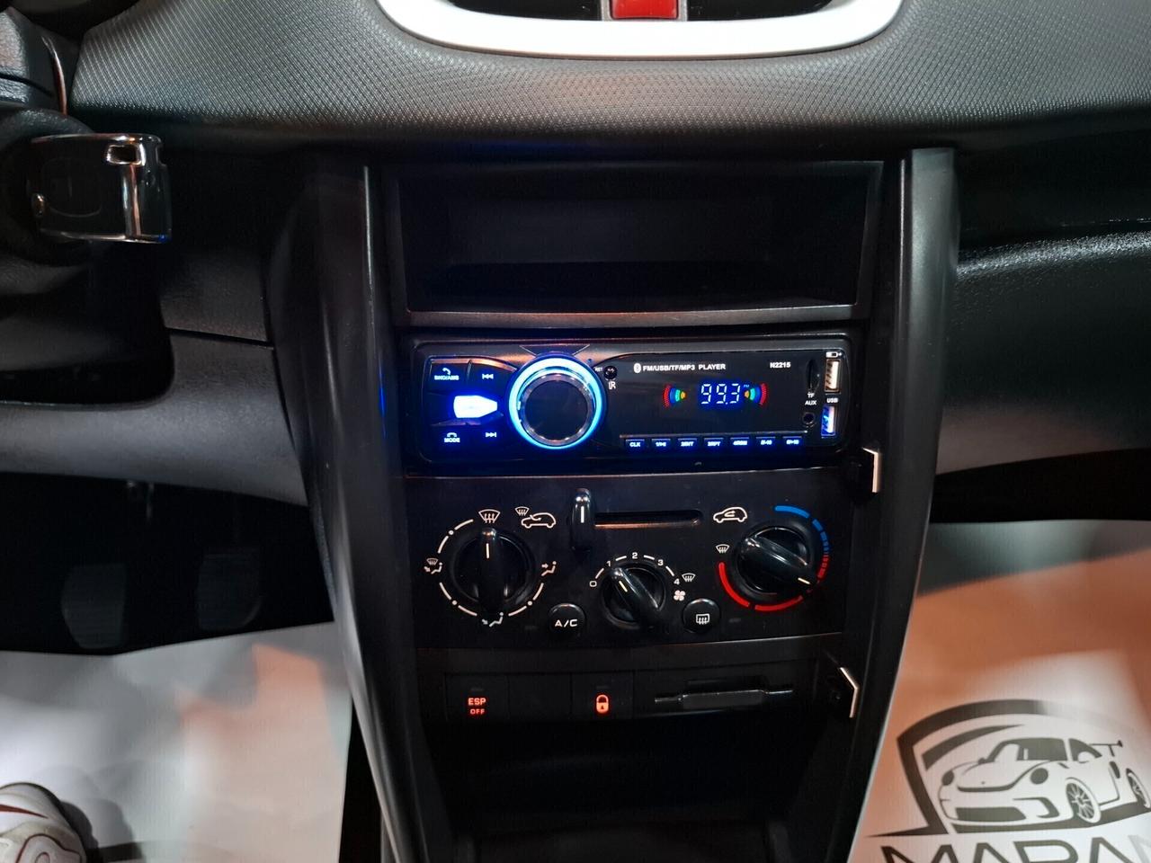 Peugeot 207 1.4 benzina Neopatentato