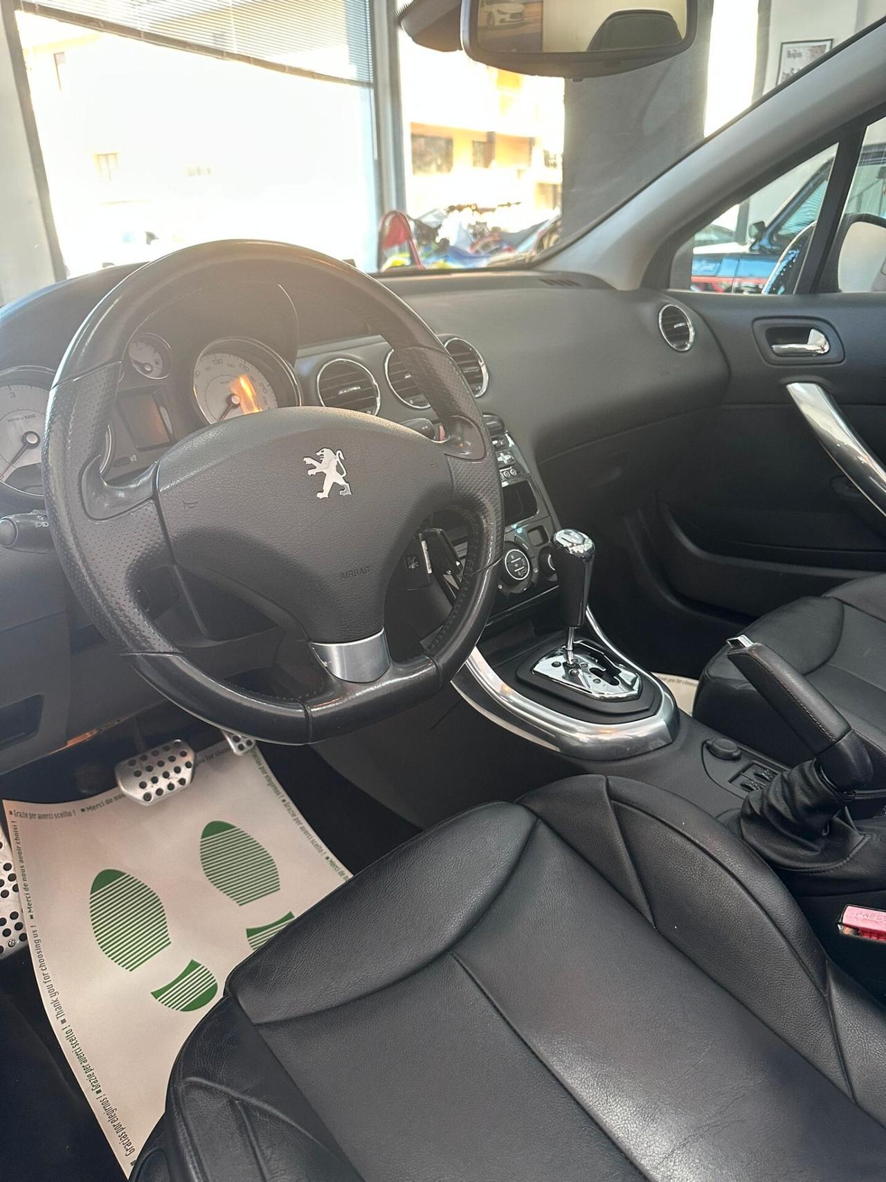 Peugeot 308 2.0 HDi 140CV CC Féline