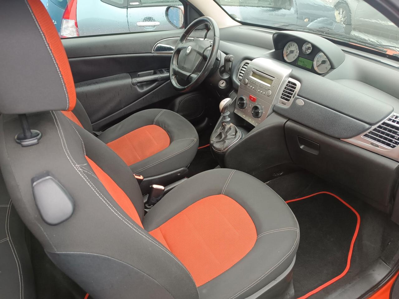 Lancia Ypsilon 1.2 Oro Bianco