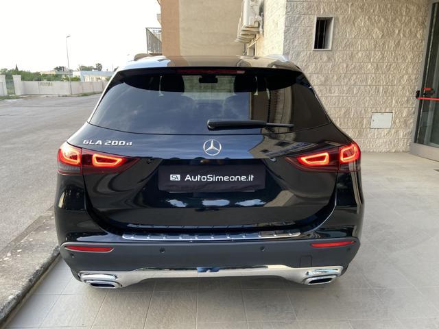 MERCEDES-BENZ GLA 200 d Automatic Sport Plus-LUCI AMBIENTE MULTICOLORE