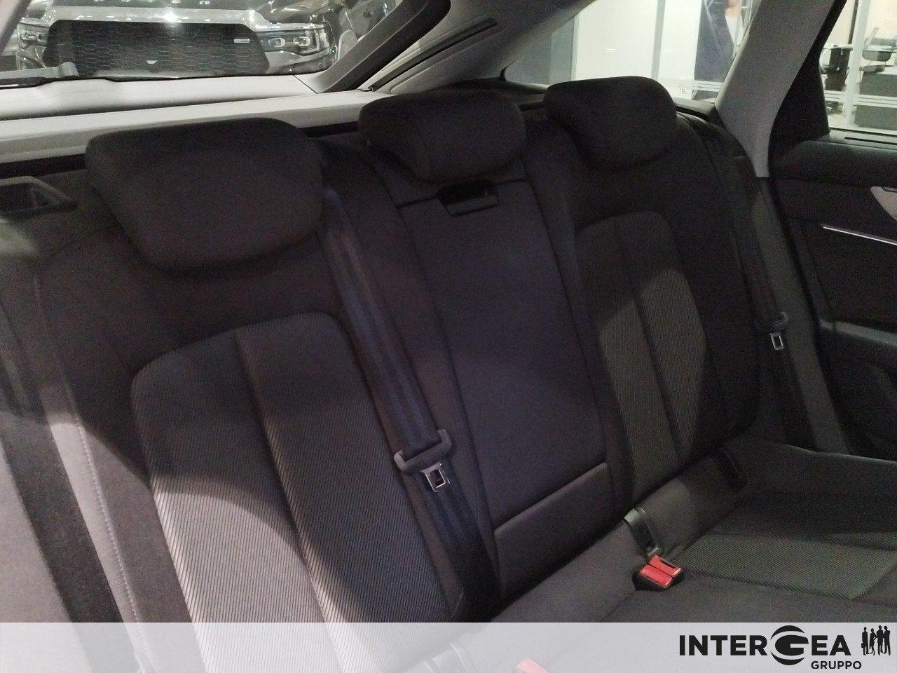 AUDI A6 Avant 40 2.0 tdi mhev Business Sport s-tronic