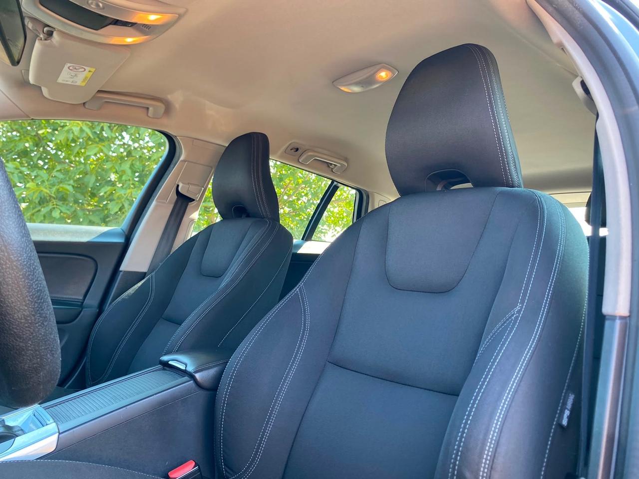Volvo V60 D2 Geartronic Momentum