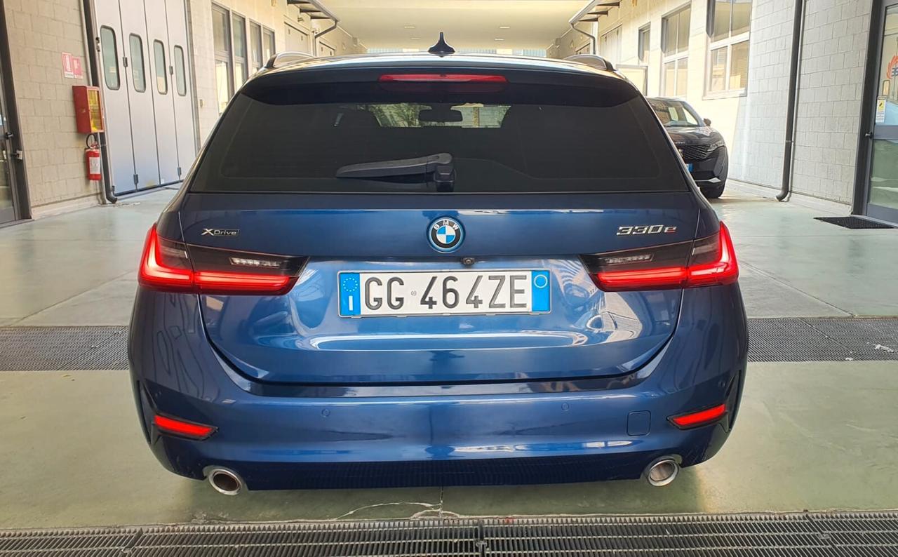 Bmw 330e xDrive Touring Advantage
