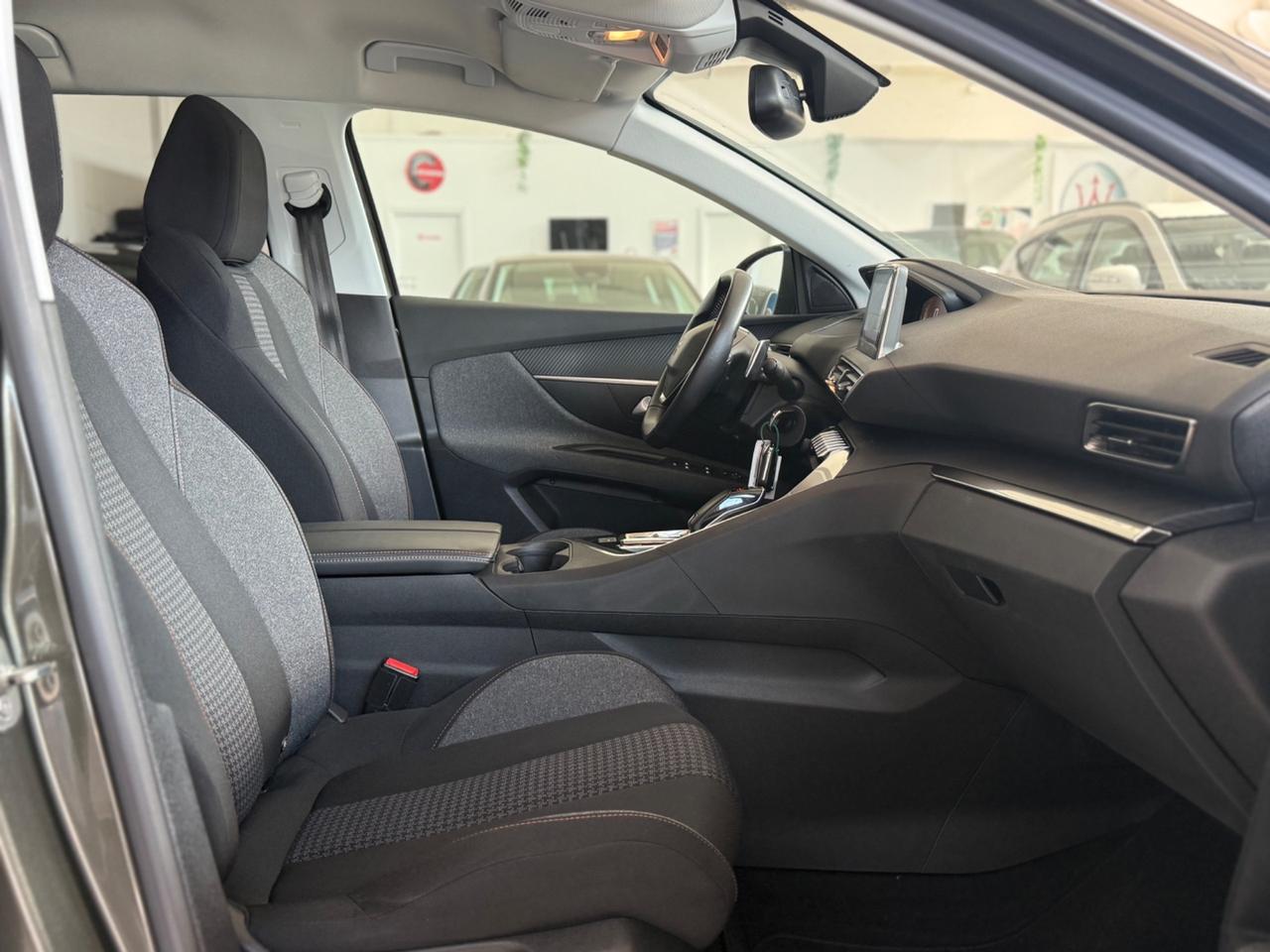 Peugeot 3008 BlueHDi 130 S&S EAT8