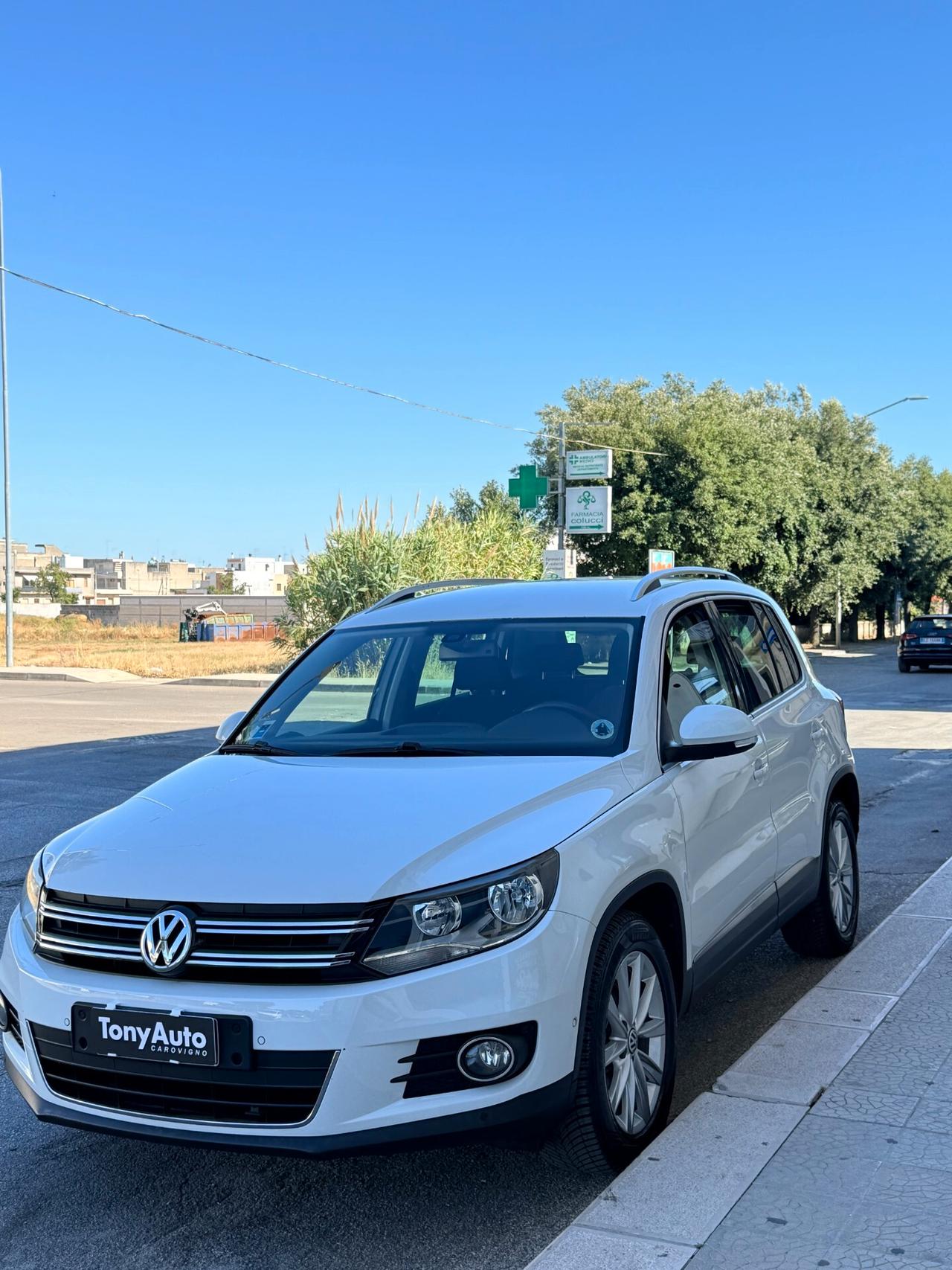 Volkswagen Tiguan 2.0 tdi Sport STYLE ,KM CERTIFICATI VOLKSWAGEN,NAVI,BLUETOOTH,SENSORI DI PARCHEGGIO