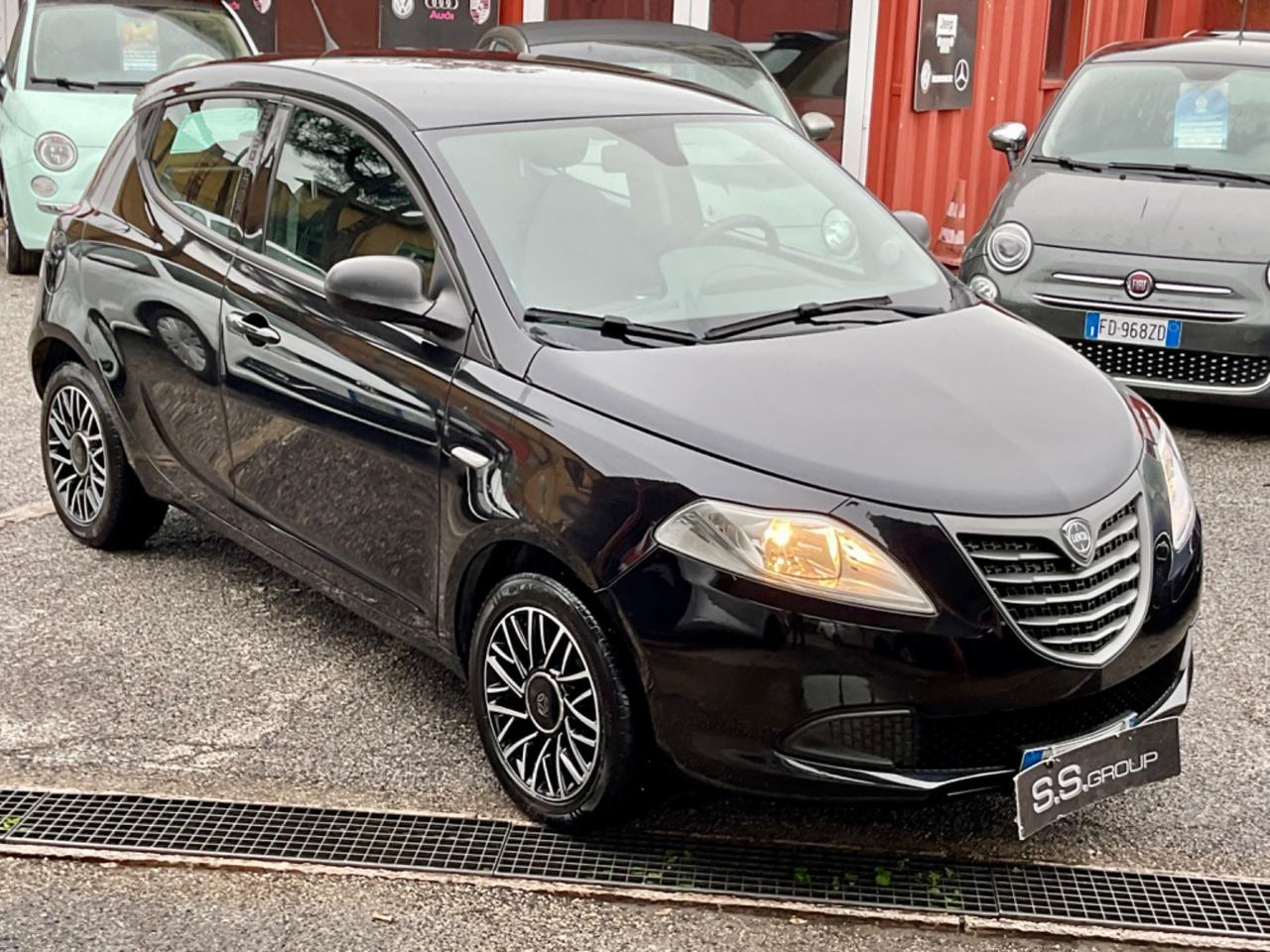 Ypsilon 1.3 MJT 16V 95 CV- S Momodesign-unipro-rate