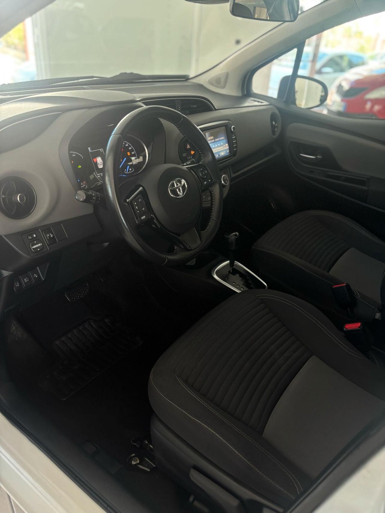 Toyota Yaris 1.5 5 porte Active