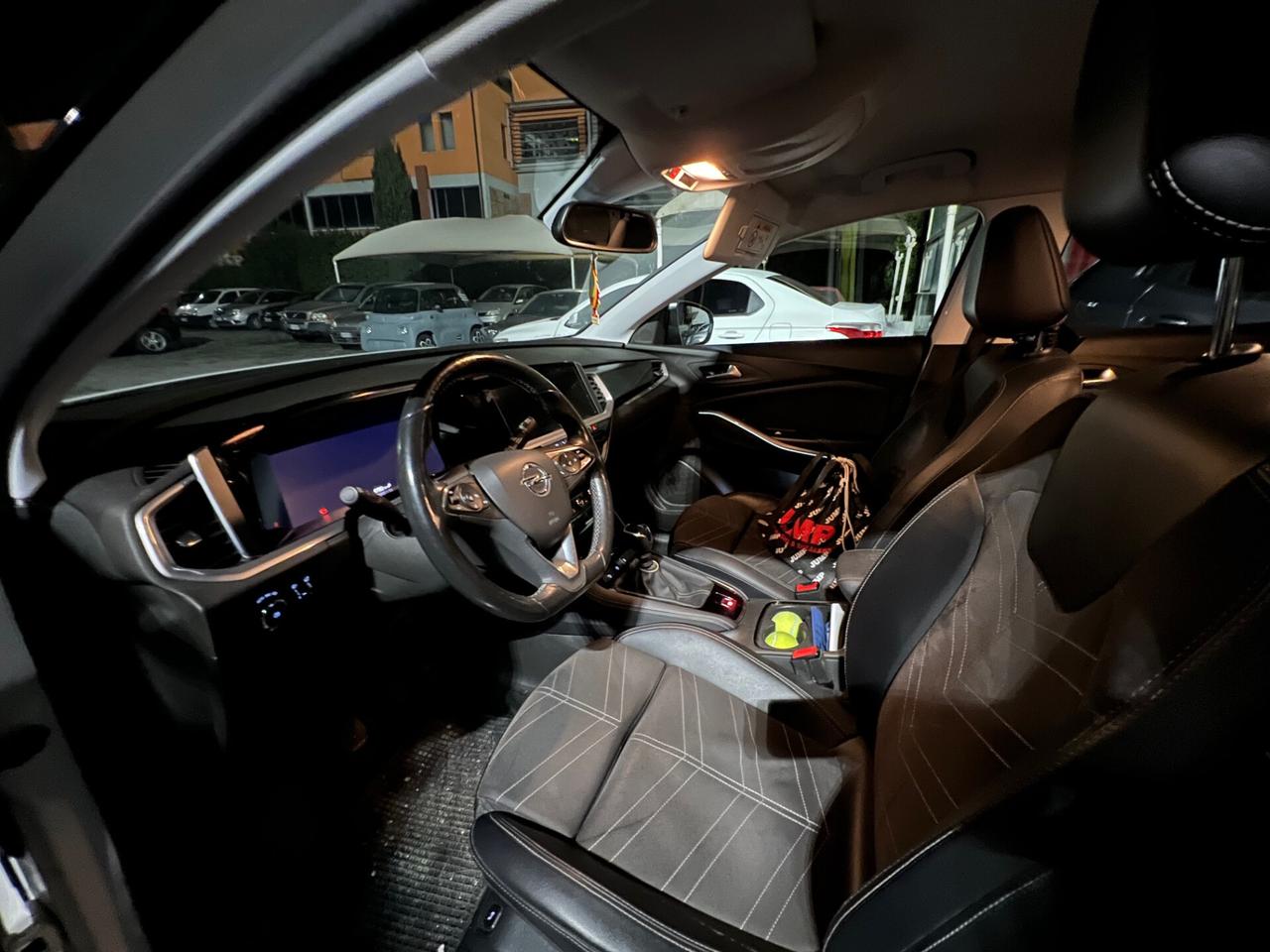 Opel Crossland 1.2 Turbo 12V 130 CV Start&Stop Design & Tech