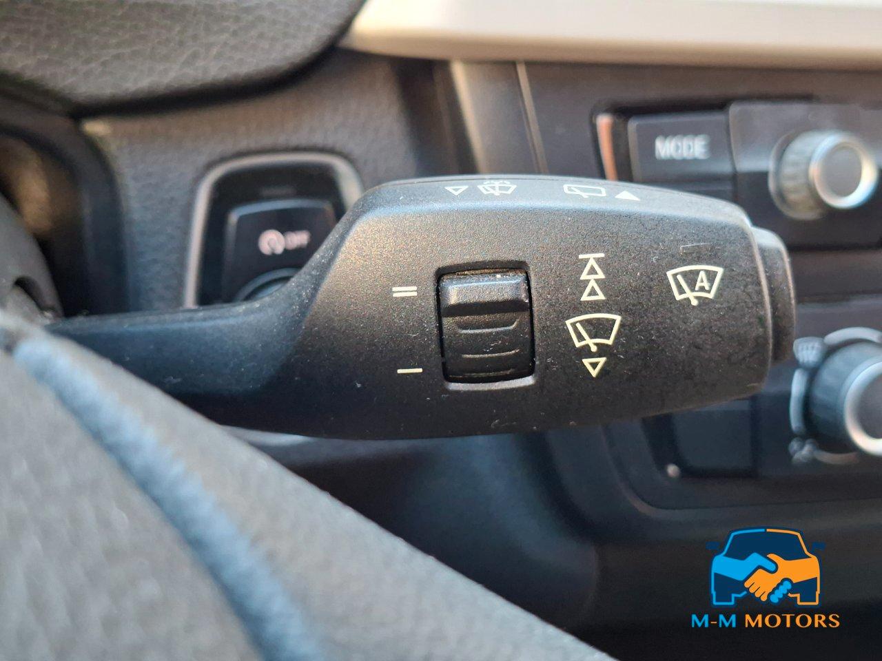 BMW 320 d Touring doppio treno di pneumatici