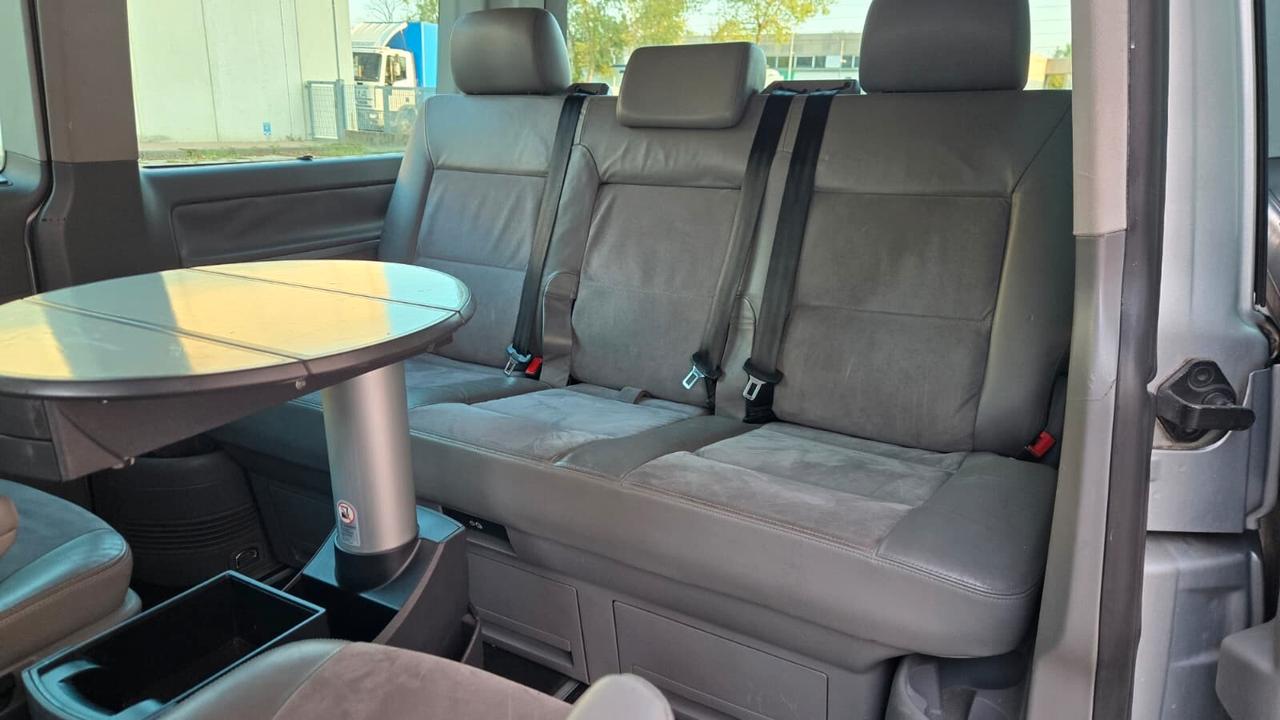 Volkswagen Transporter Caravelle 2.5 TDI/174CV 4mot. highline
