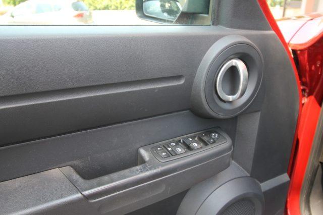 DODGE Nitro 2.8 CRD DPF 4WD GANCIOTRAINO