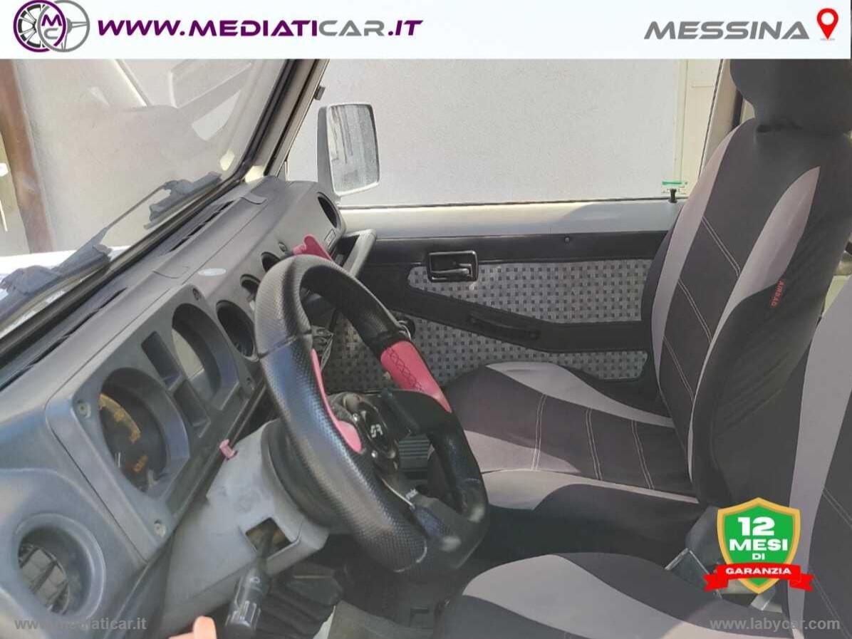 SUZUKI SJ413 Berlina Autocarro