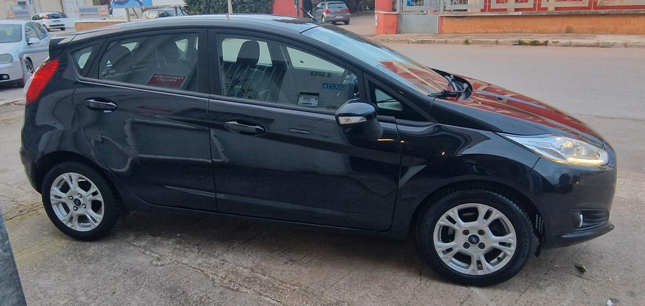 Ford Fiesta 1.4 5 porte Bz.- GPL Titanium