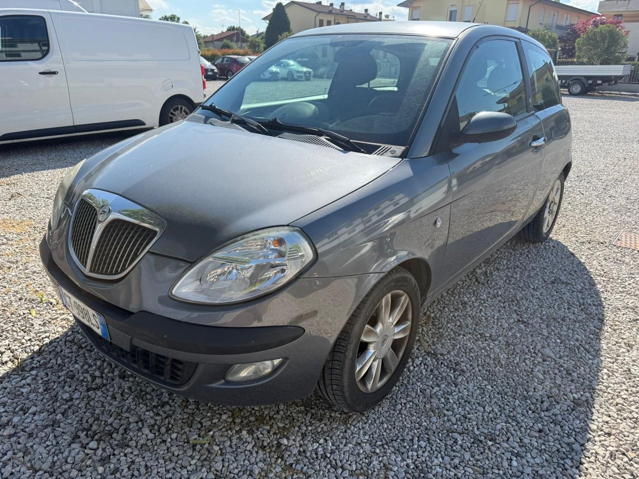 Lancia Ypsilon 1.2 Oro