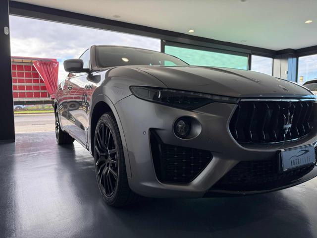 MASERATI Levante V6 Diesel 275 CV AWD Gransport Black Tetto,
