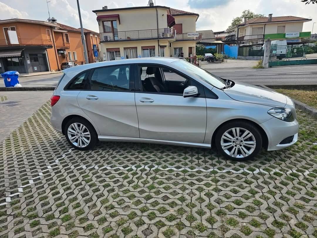 Mercedes-benz B 180 d Automatic Premium
