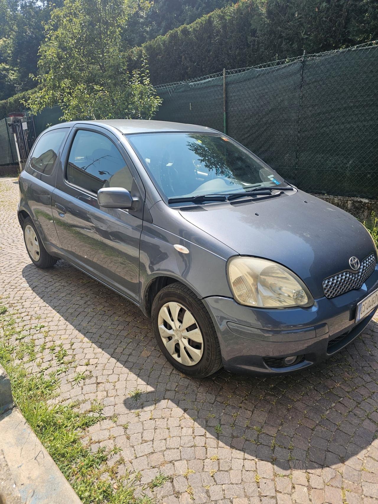 Toyota Yaris 1.0i 16V cat 3 porte Sol