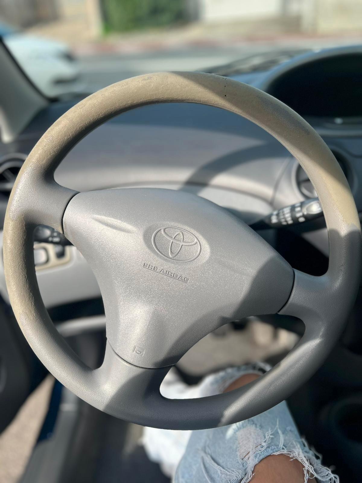 Toyota Yaris 1.0i 16V cat 5 porte Sol