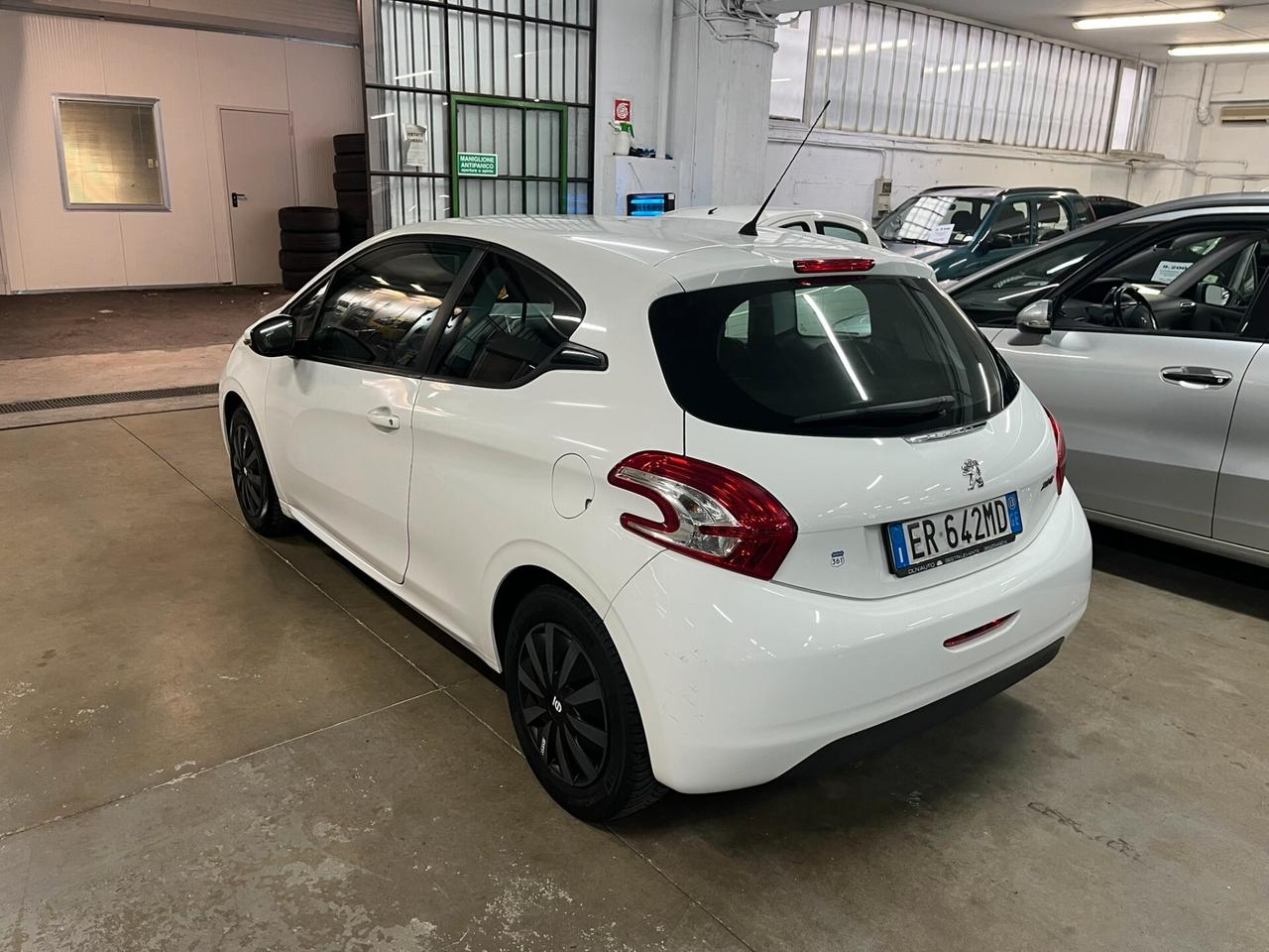 Peugeot 208 1.2 solo 90mila km