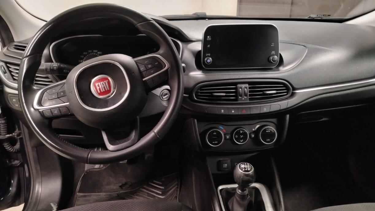 FIAT Tipo (2015-->) - Tipo 1.6 Mjt S&S SW Lounge