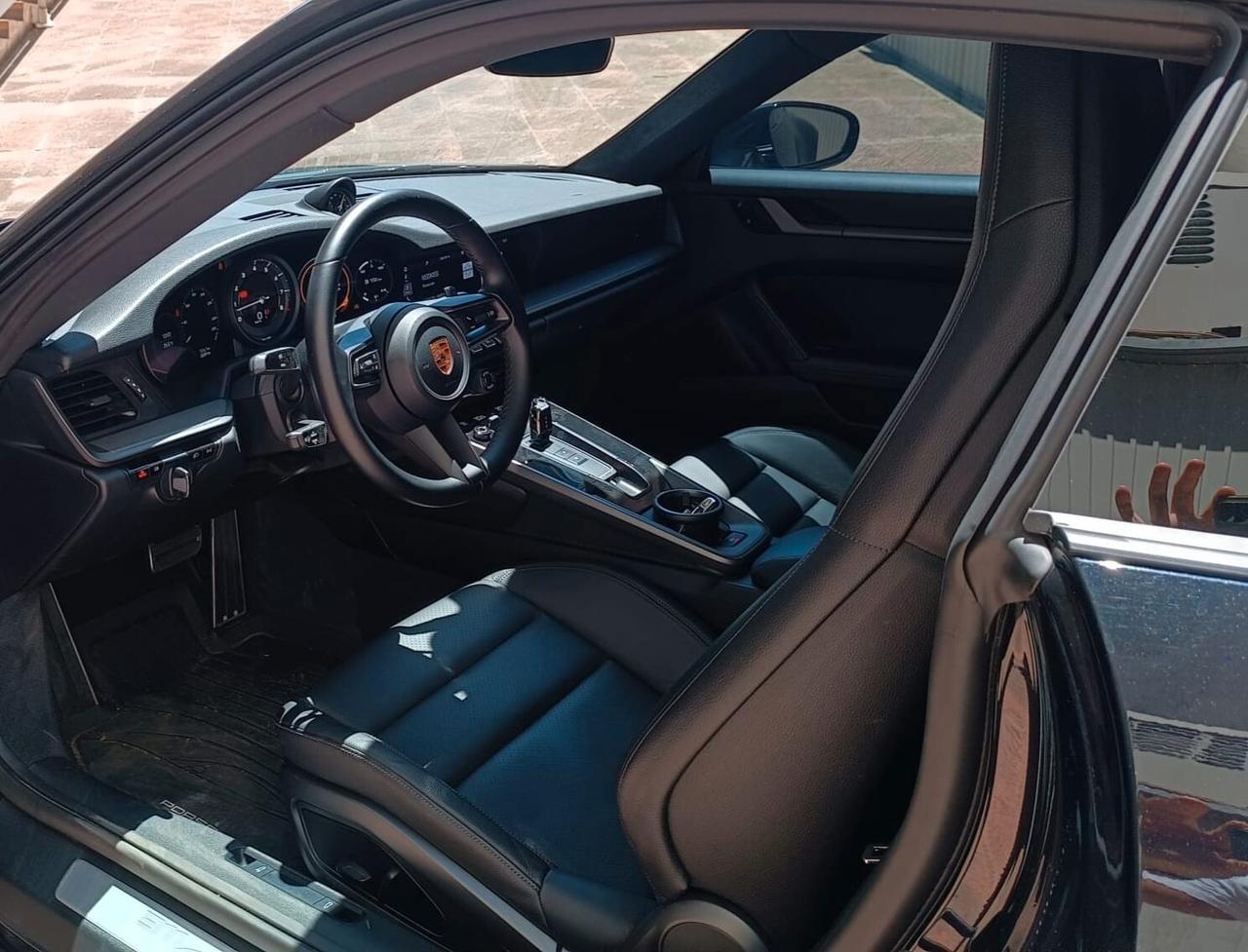 Porsche 911 Carrera 992 coupé 385 cv