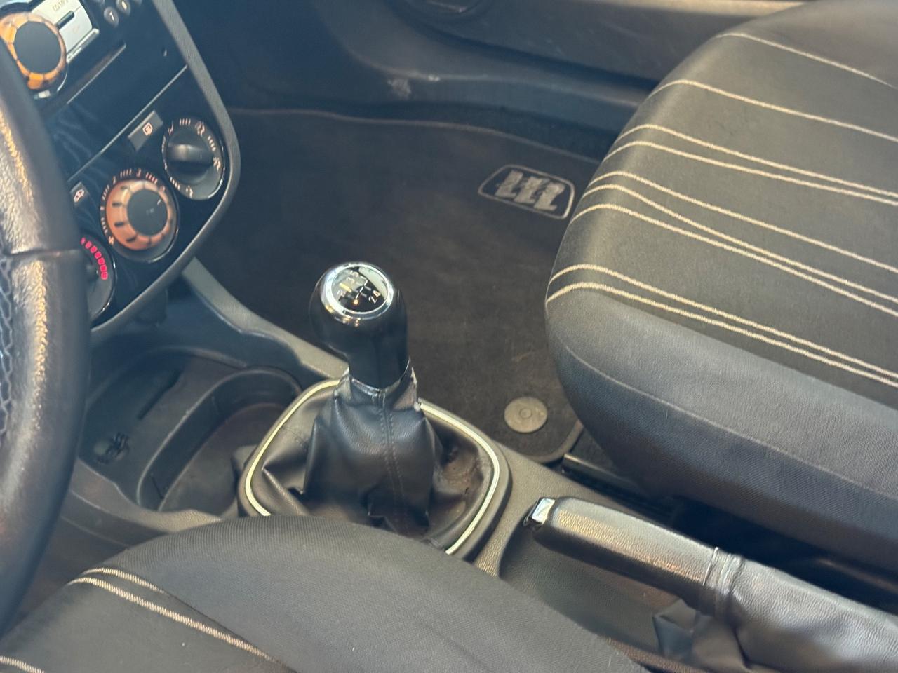 Opel Corsa 1.2 3 porte 123.000KM NEOPATENTATI