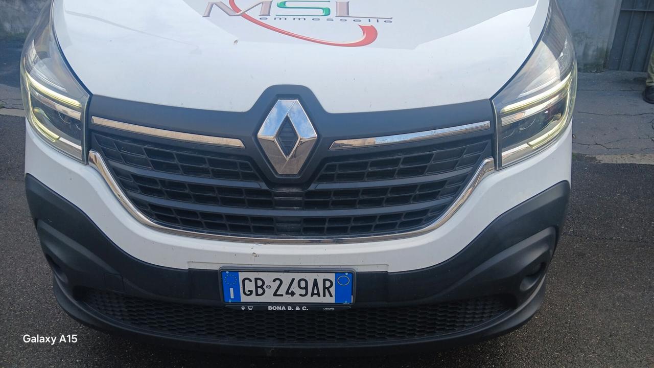 Renault Trafic T27 2.0 dCi 120CV PASSO LUNGO