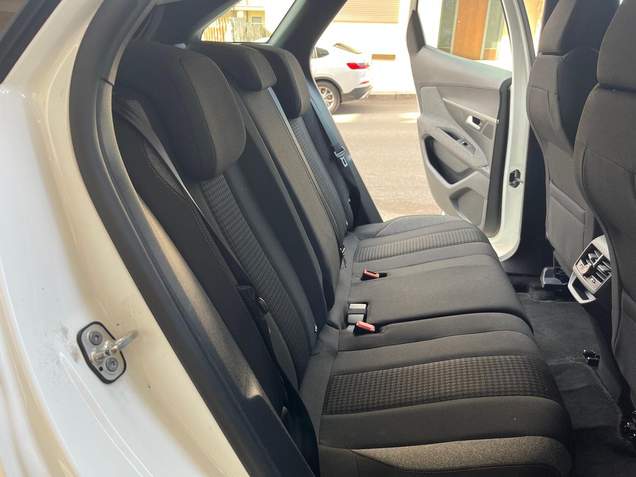 Peugeot 3008 BlueHDi 130 Active Pack -catena maggiorata-