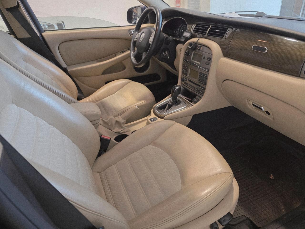 Jaguar X-Type 2.2D cat aut. Premium Luxury cDPF