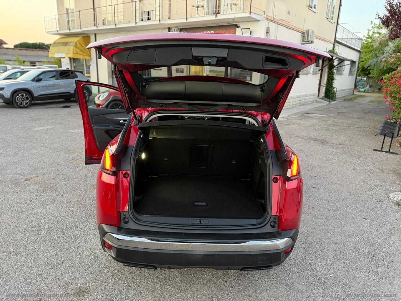 PEUGEOT 3008 BlueHDi 130 S&S Allure