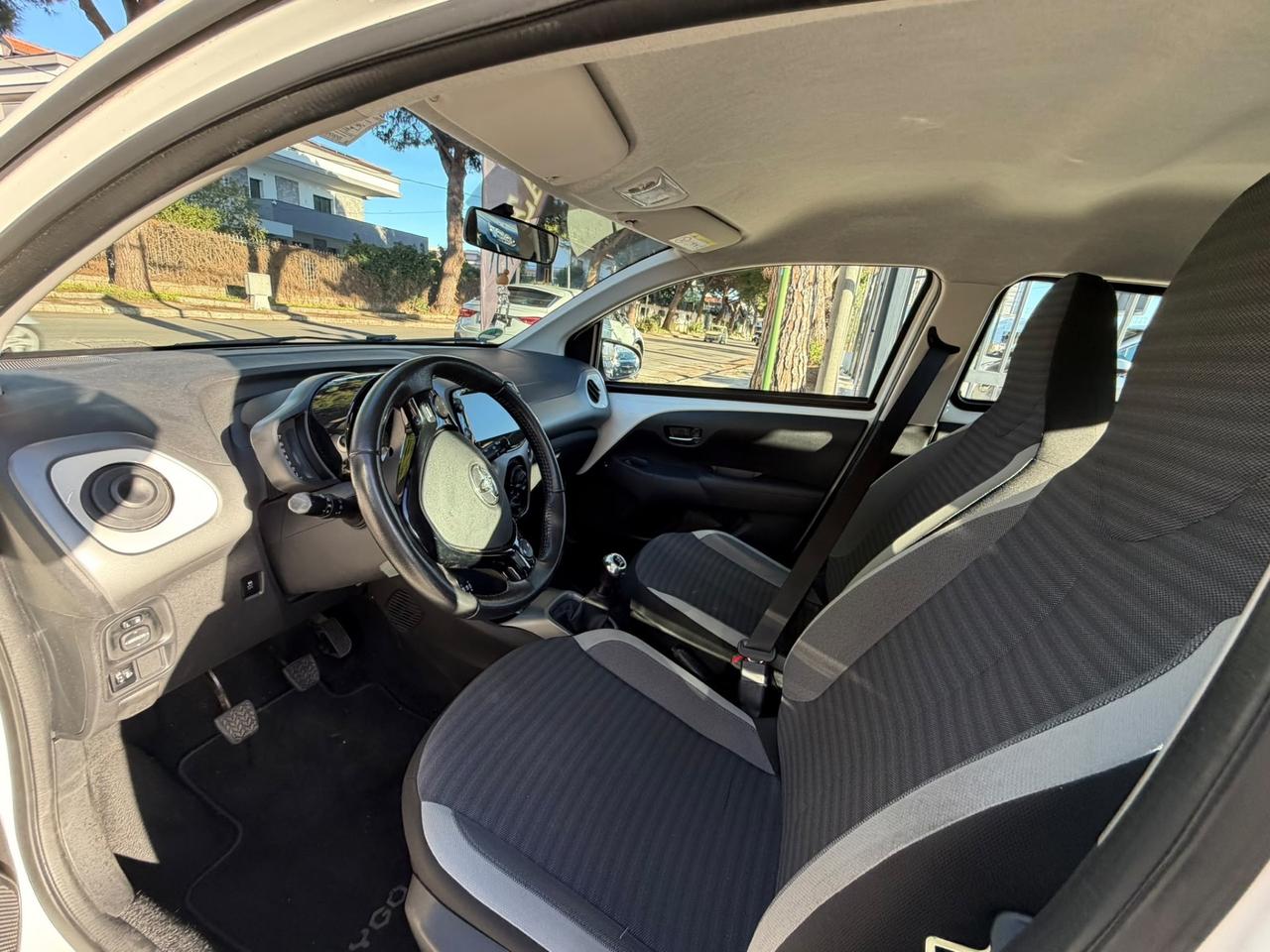 Toyota Aygo 1.0 VVT-i 69 CV 5 porte x-clusiv