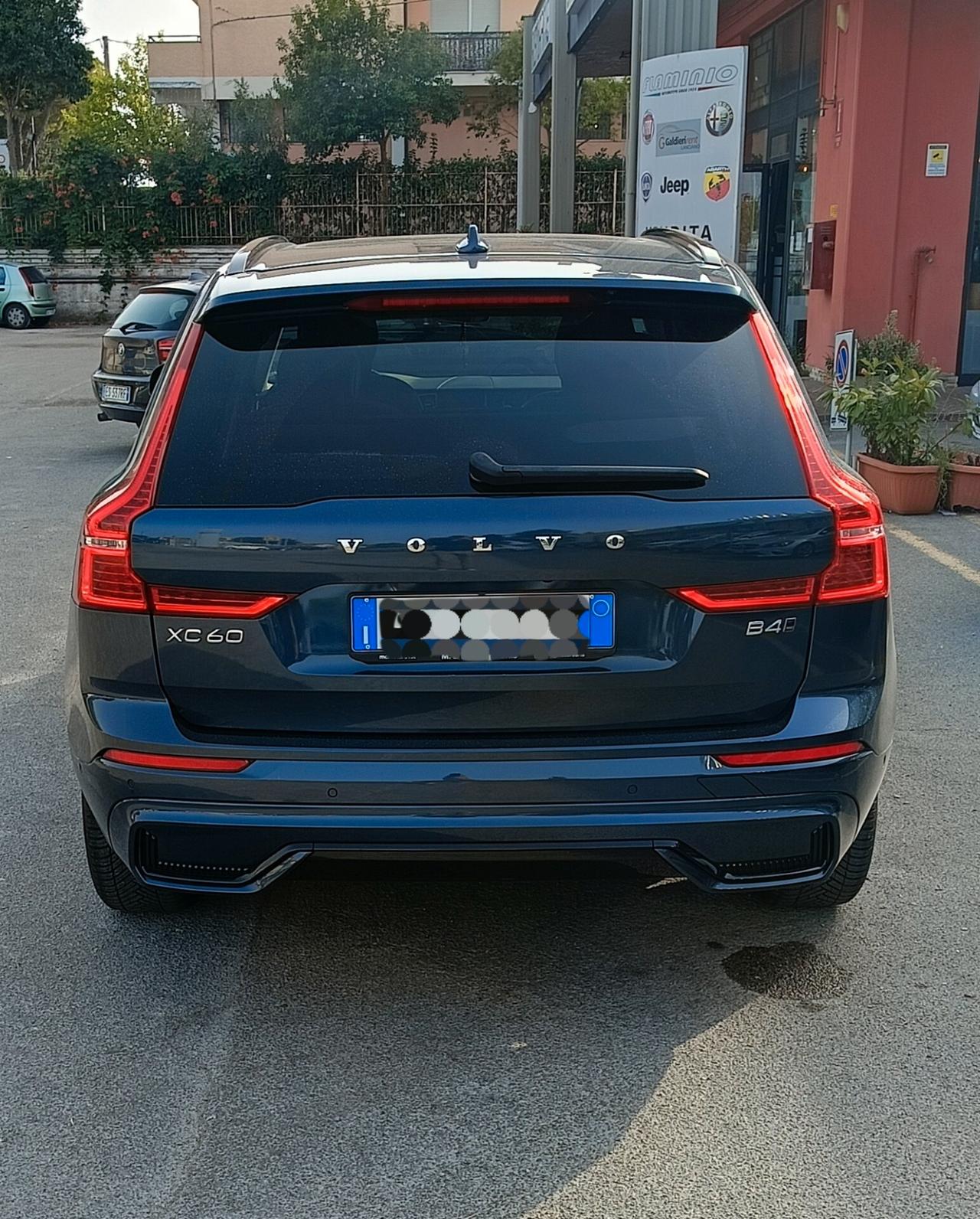 Volvo XC 60 XC60 B4 (d) AWD automatico Business