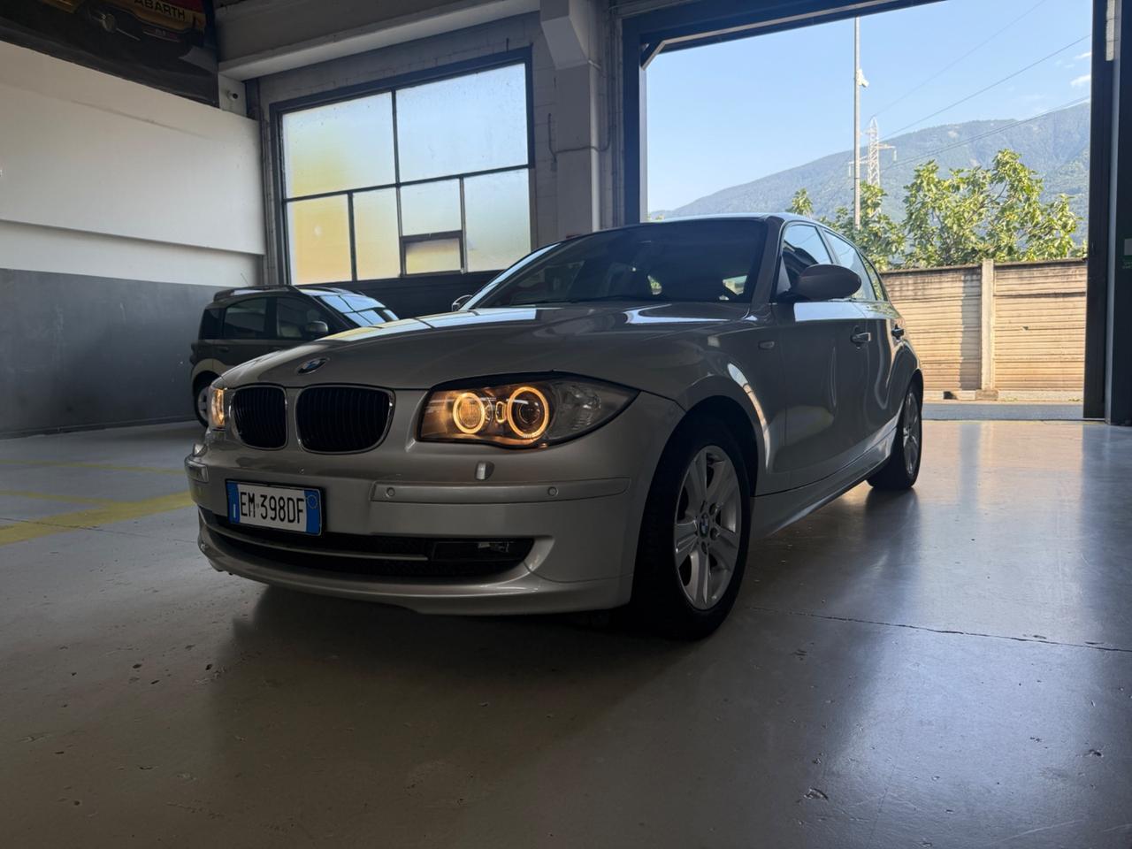 Bmw 116 116i 5p. Futura