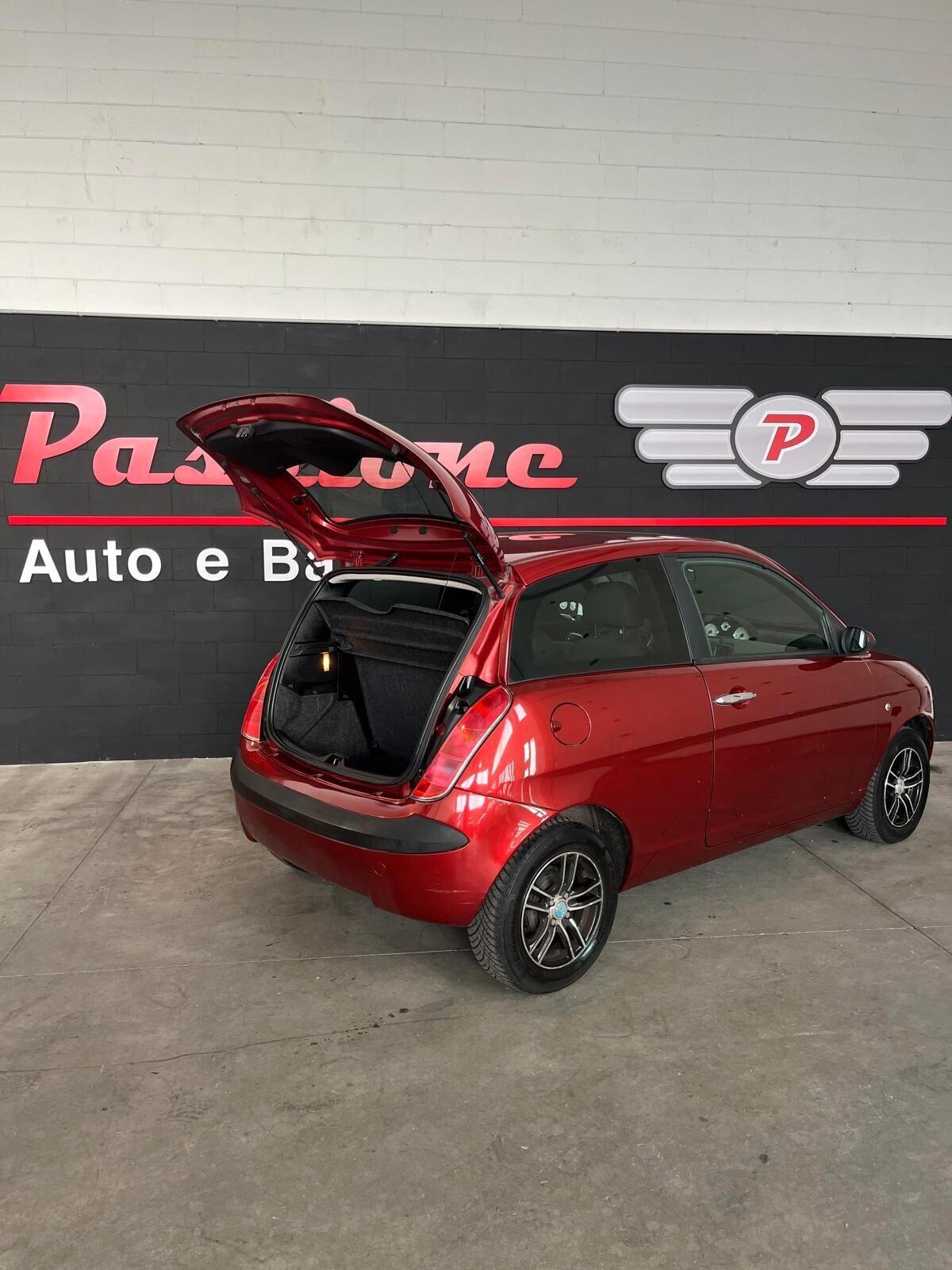 Lancia Ypsilon 1.2 NEOPATENTATI