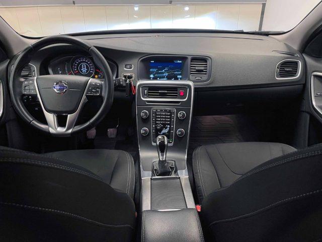 VOLVO V60 2.0 D2 MOMENTUM