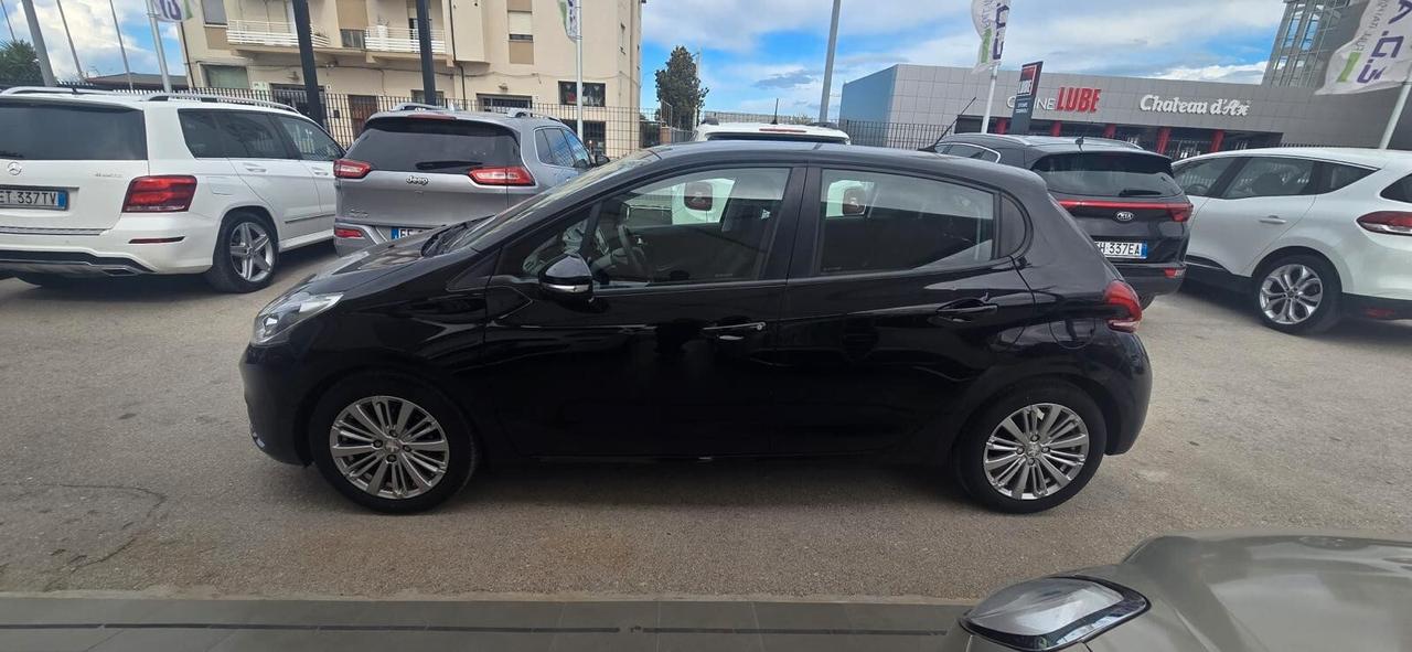 Peugeot 208 PureTech 82 5 porte Allure