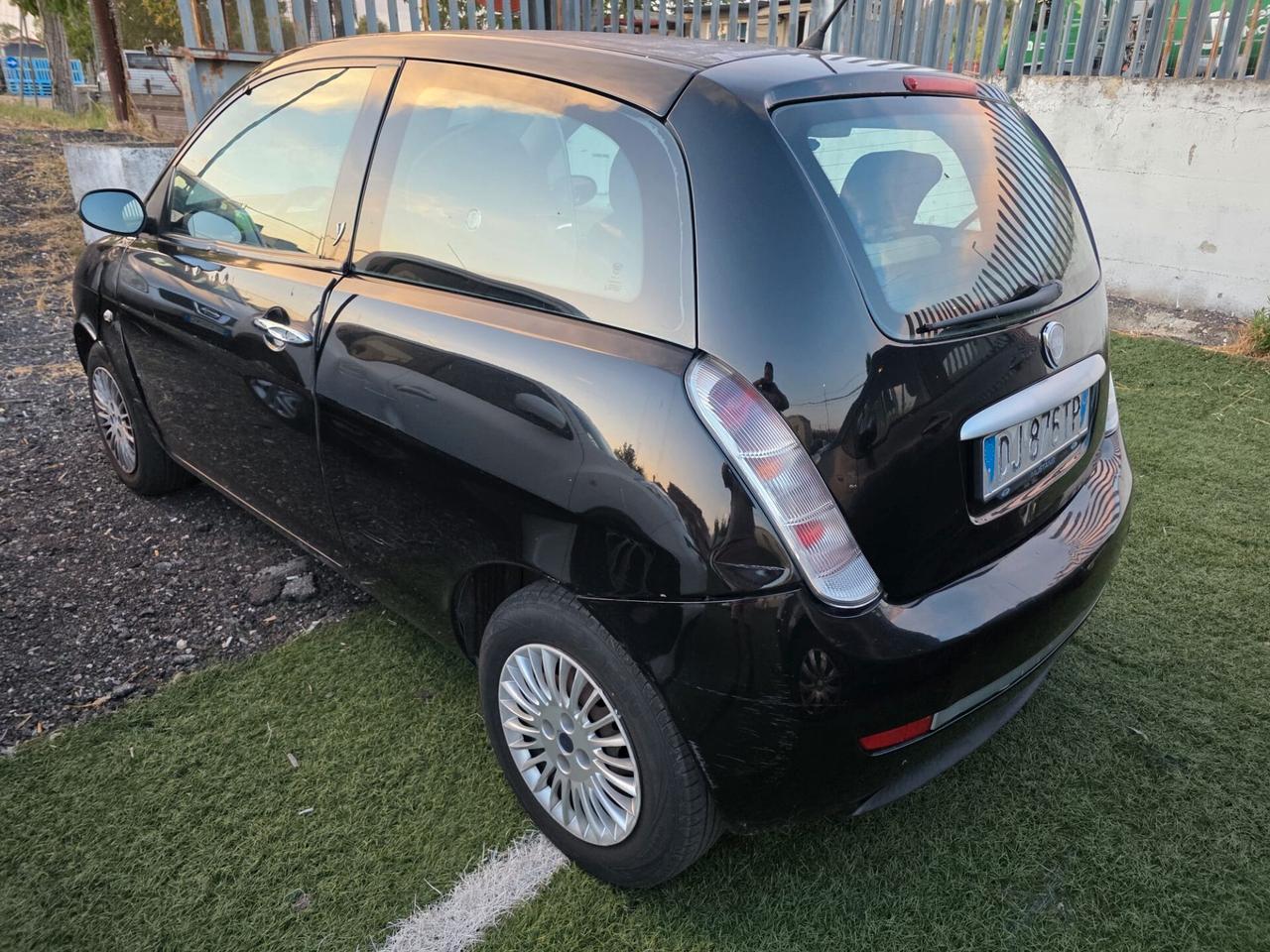 Lancia Ypsilon 1.3 MJT 75 CV 2009